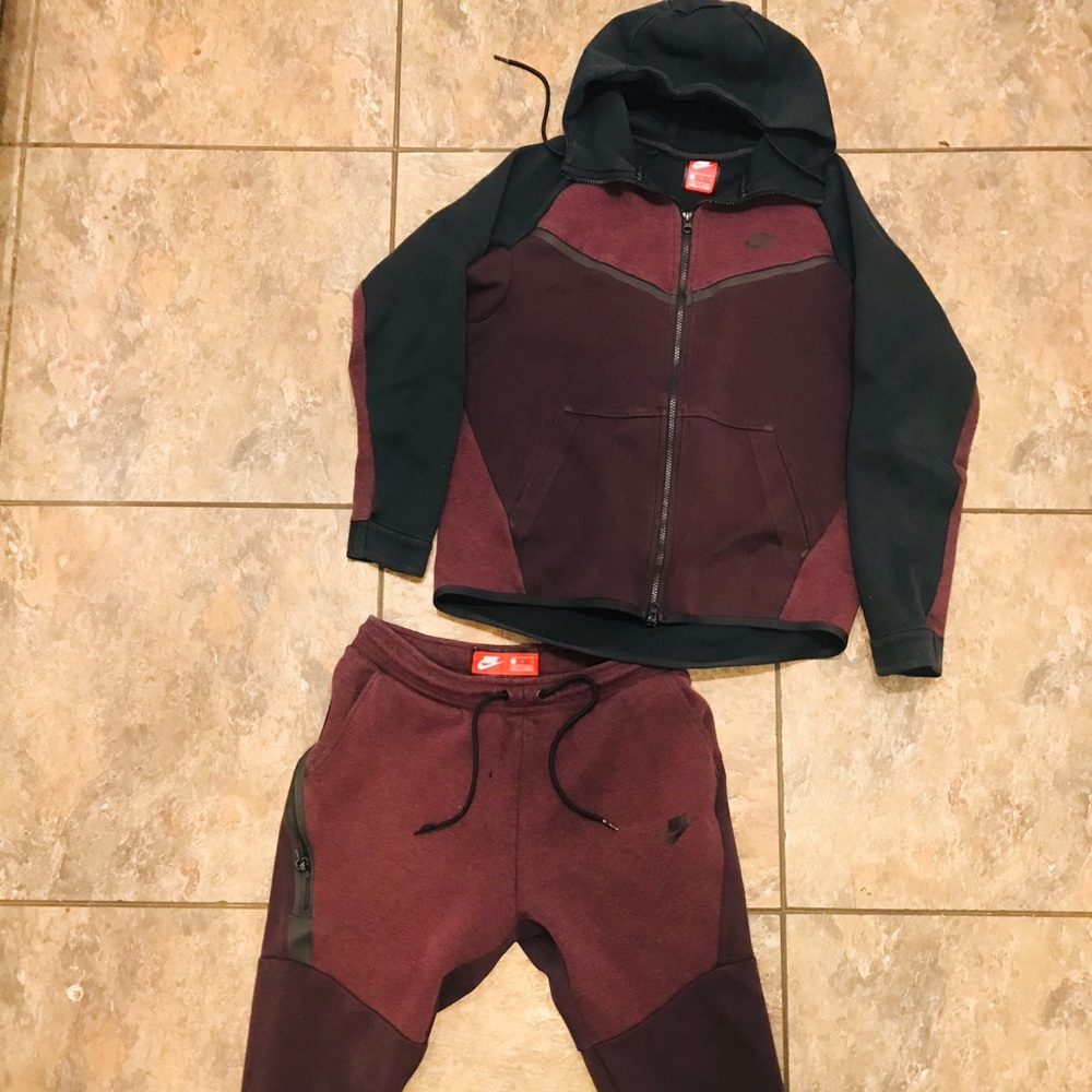 Nike tech outfit,set hoodie, sweats  size medium
